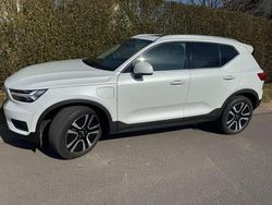 Weiß Gebraucht 2020 Volvo XC40 Inscription SUV | 29.299 € (Guter Preis)