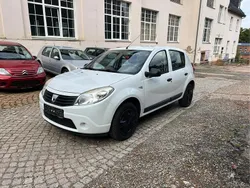 Weiß Gebraucht 2009 Dacia Sandero Ambiance Kleinwagen | 1.990 € (Fairer Preis)