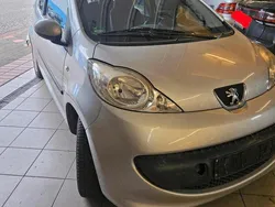 Silber Gebraucht 2005 Peugeot 107 Filou Kleinwagen | 1.600 € (Fairer Preis)