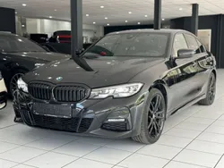 Black sapphire metallic Gebraucht 2020 BMW 330e M Sport Limousine | 26.990 € (Etwas zu teuer)