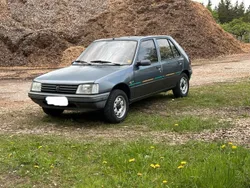Grau Gebraucht 1991 Peugeot 205 Limousine | 2.390 €