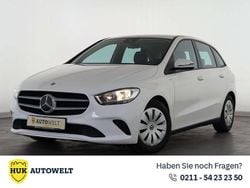 Weiß Gebraucht 2022 Mercedes B180 Van / Kleinbus | 21.360 € (Superpreis)