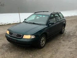 Grün Gebraucht 1996 Audi A4 Kombi | 250 € (Superpreis)