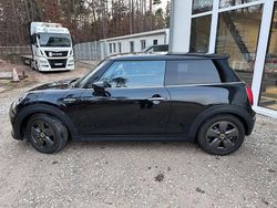 Schwarz Gebraucht 2023 Mini Cooper SE Essential Kleinwagen | 23.900 € (Teuer)
