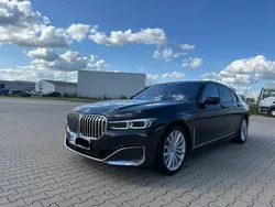 Grau Gebraucht 2020 BMW 750 Limousine | 46.500 € (Superpreis)