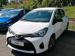 Weiß Gebraucht 2015 Toyota Yaris Kleinwagen | 10.299 €