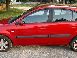 Rot Gebraucht 2007 Kia Rio 2 Kleinwagen | 2.000 €