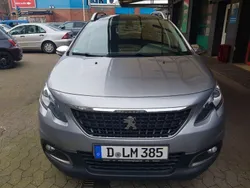 Grau Gebraucht 2017 Peugeot 2008 Style SUV | 6.999 € (Etwas zu teuer)