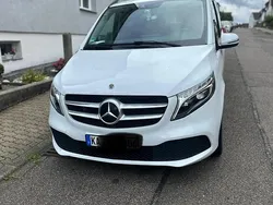 Weiß Gebraucht 2020 Mercedes V300 Van / Kleinbus | 45.000 €