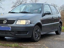 Grau Gebraucht 2001 VW Polo Kleinwagen | 800 € (Fairer Preis)