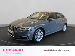 Grau Gebraucht 2020 Audi A3 Sportback e-tron Sport Limousine | 18.990 € (Fairer Preis)