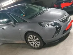 Grau Gebraucht 2016 Opel Zafira Tourer Van / Kleinbus | 6.300 € (Teuer)
