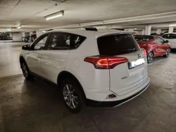 Gebraucht 2016 Toyota RAV4 Edition-S SUV | 18.100 € (Teuer)