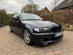 Blau Gebraucht 2003 BMW 320 Limousine | 3.500 €