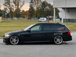 Schwarz Gebraucht 2011 BMW 330 M Sport Kombi | 13.900 €