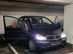 Schwarz Gebraucht 2002 Mercedes A140 Kleinwagen | 790 €