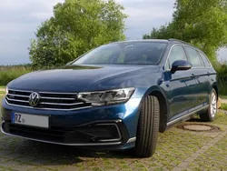 Blau Gebraucht 2021 VW Passat GTE Kombi | 24.800 € (Etwas zu teuer)