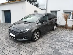 Grau Gebraucht 2019 Ford S-MAX Titanium Van / Kleinbus | 21.499 € (Fairer Preis)