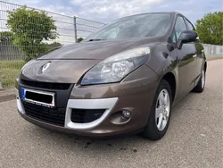 Braun Gebraucht 2011 Renault Scénic III Bose Edition Van / Kleinbus | 2.999 € (Superpreis)