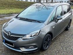 Grau Gebraucht 2017 Opel Zafira Tourer Edition Van / Kleinbus | 11.000 € (Fairer Preis)