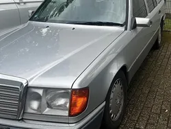 Silber Gebraucht 1992 Mercedes 200 Kombi | 4.350 €