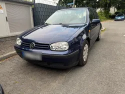 Blau Gebraucht 2003 VW Golf IV Kleinwagen | 1.490 € (Fairer Preis)