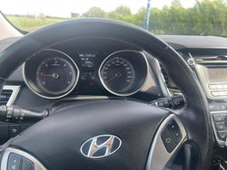 Weiß Gebraucht 2013 Hyundai i30 Limousine | 6.300 €