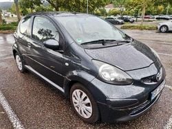 Grau Gebraucht 2006 Toyota Aygo Kleinwagen | 1.690 € (Fairer Preis)