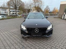 Schwarz Gebraucht 2015 Mercedes C300e Kombi | 12.790 € (Fairer Preis)
