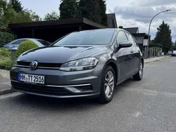 Grau Gebraucht 2019 VW Golf VII Comfortline Limousine | 18.500 € (Guter Preis)