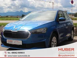 Raceblau metallic Gebraucht 2024 Skoda Fabia Ambition Limousine | 20.490 € (Guter Preis)