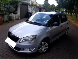 Grau Gebraucht 2013 Skoda Fabia Kleinwagen | 2.990 € (Fairer Preis)