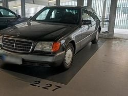 Schwarz Gebraucht 1992 Mercedes 300 SE Limousine | 13.900 €