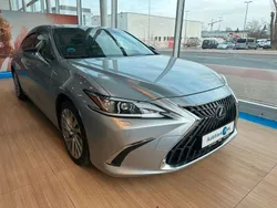 Silber Gebraucht 2023 Lexus ES300H Limousine | 29.900 € (Fairer Preis)