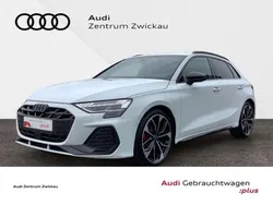 Gletscherweiß metallic Gebraucht 2025 Audi A3 Sportback S-Line Kombi | 47.500 € (Teuer)