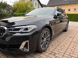 Schwarz Gebraucht 2021 BMW 520 Luxury Line Kombi | 33.290 € (Guter Preis)
