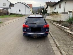 Blau Gebraucht 2014 Opel Astra Edition Kombi | 3.400 € (Superpreis)