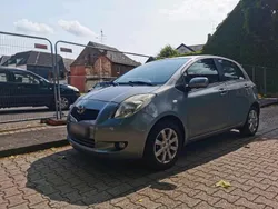 Grau Gebraucht 2008 Toyota Yaris Kleinwagen | 3.000 € (Fairer Preis)