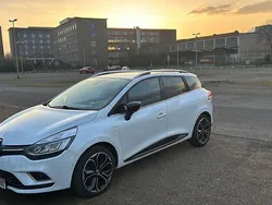 Weiß Gebraucht 2017 Renault Clio IV Bose Edition Kleinwagen | 11.500 € (Teuer)