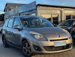 Braun Gebraucht 2009 Renault Scénic III Luxe Van / Kleinbus | 3.690 € (Fairer Preis)