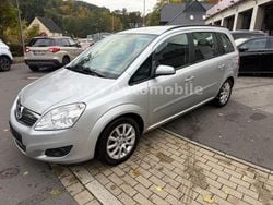 Silber Gebraucht 2009 Opel Zafira Edition Van / Kleinbus | 2.899 € (Guter Preis)