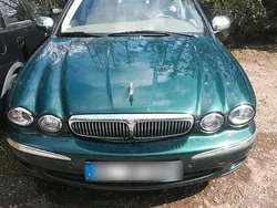 Grün Gebraucht 2004 Jaguar X-type Limousine | 750 €