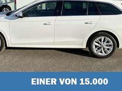 Weiß Gebraucht 2023 Skoda Octavia Style Kombi | 24.780 € (Fairer Preis)