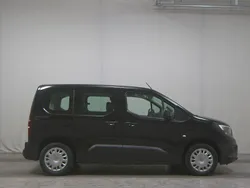 Schwarz Gebraucht 2021 Opel Combo Van / Kleinbus | 14.380 € (Etwas zu teuer)