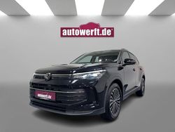 Deep black perleffekt metallic Gebraucht 2024 VW Tiguan Life SUV | 32.990 € (Fairer Preis)