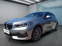 Grau Gebraucht 2023 BMW 120 Advantage Kleinwagen | 27.699 € (Fairer Preis)