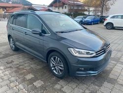Grau Neu 2025 VW Touran R Van / Kleinbus | 35.800 €