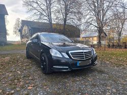 Schwarz Gebraucht 2011 Mercedes E300 Avantgarde Kombi | 8.900 € (Superpreis)