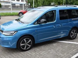 Blau Gebraucht 2021 VW Caddy Move Van / Kleinbus | 24.990 € (Fairer Preis)