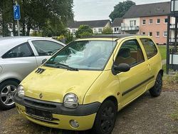 Gelb Gebraucht 2000 Renault Twingo Kleinwagen | 1.370 € (Fairer Preis)